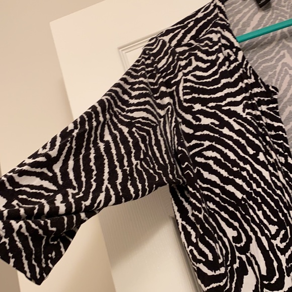 Paraphrase Women Zebra Cardigan Size 1X - Picture 2 of 3